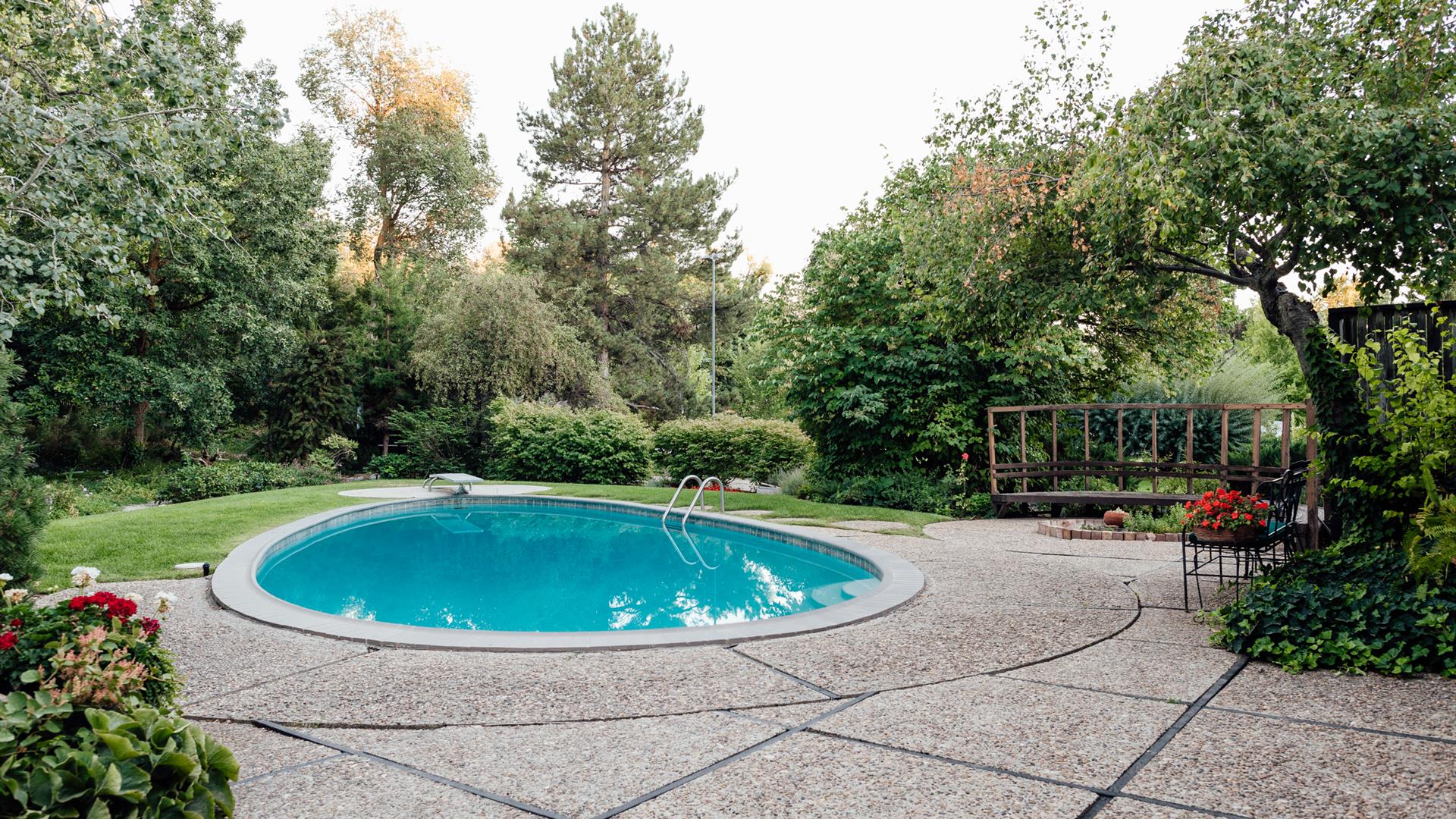 Cottonwood Lane Hand of Mod